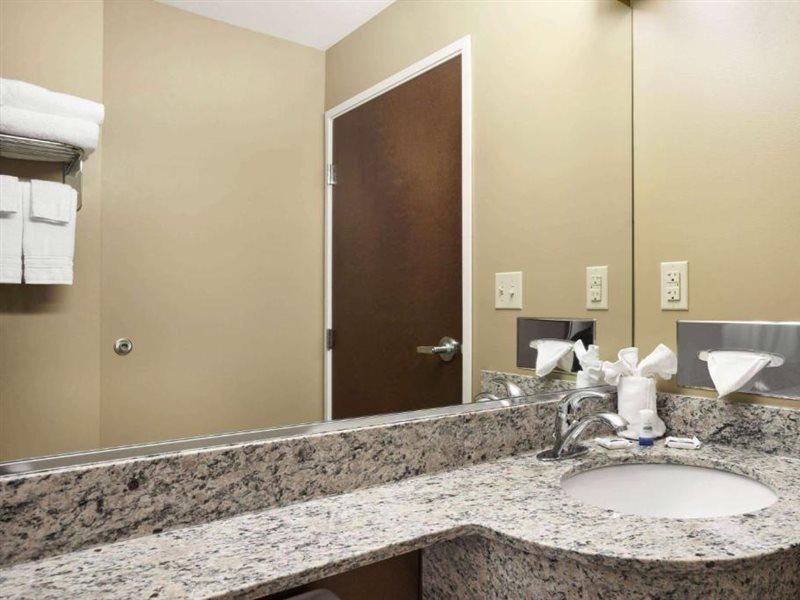 Microtel Inn & Suites By Wyndham Cambridge Dış mekan fotoğraf